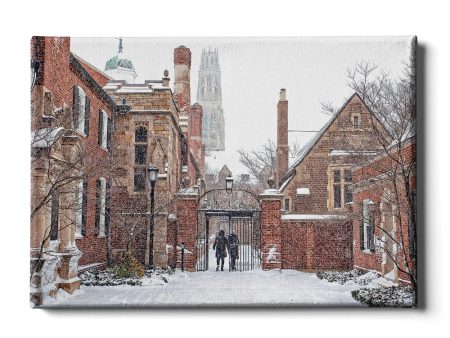 Yale Bulldogs - Snowy Pierson College Gate Sale